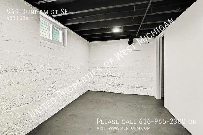 Building Photo - 949 Dunham St SE