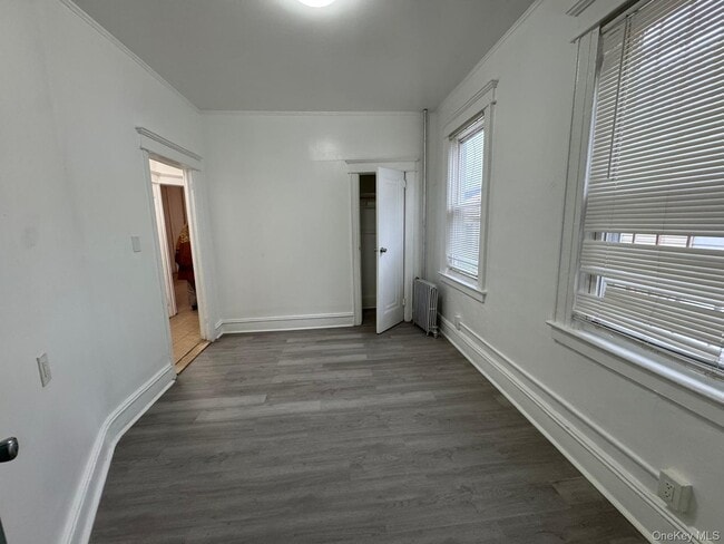 Building Photo - 27-24 Gillmore St