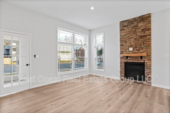 Building Photo - 530 N 3rd St