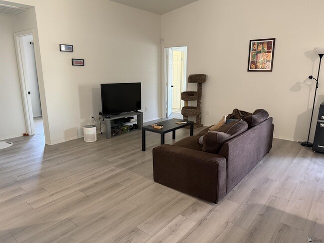 Building Photo - 4428 S Cholla Wy