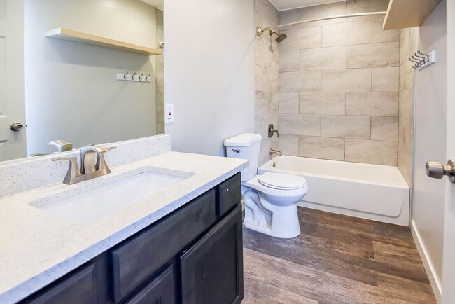 Building Photo - 951 Washington St