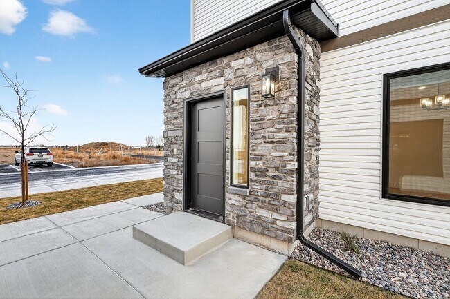 Building Photo - BRAND NEW TOWNHOME IN REXBURG WITH GARAGE