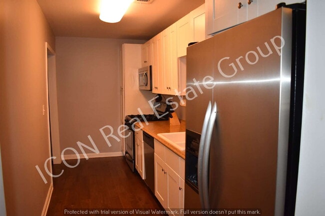 Building Photo - 1/1 home with detached garage