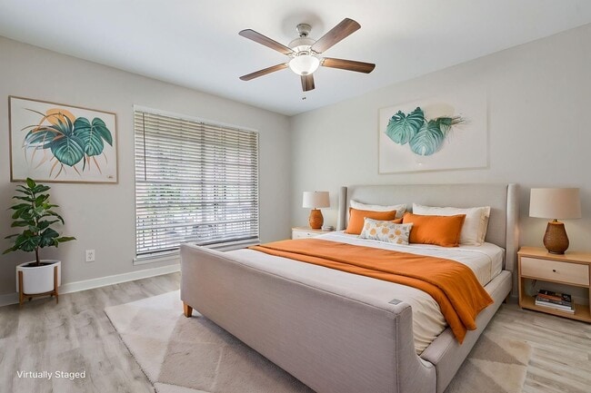 Building Photo - Celeste Manor - 1 Bedroom / 1 Bathroom, Updated