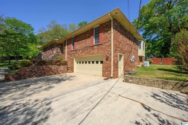 Building Photo - 1828 Jacobs Ln