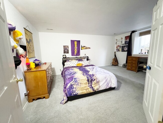 Building Photo - 1923 W Hampson Ave