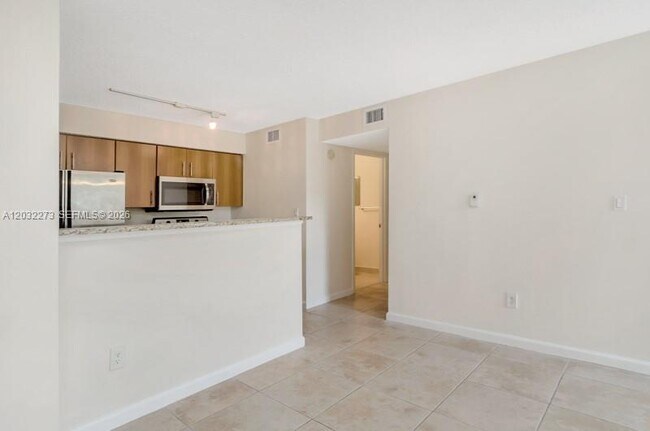 Building Photo - 1011 Crystal Way