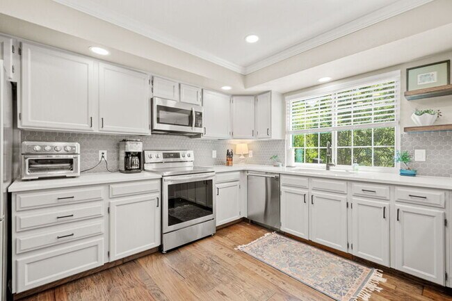 Building Photo - 8040 S Jasmine Cir