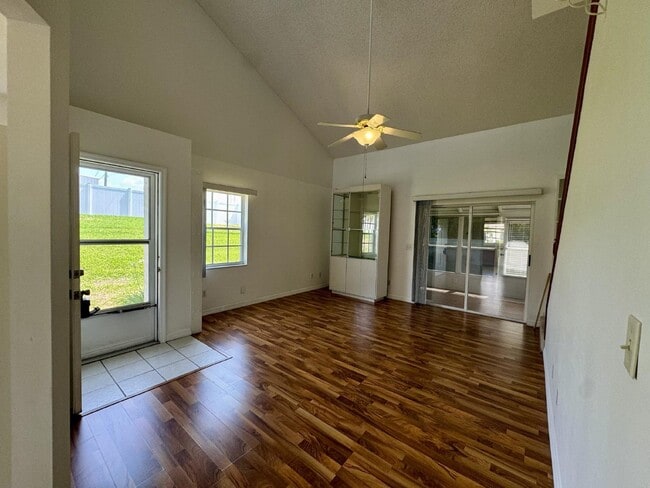 Building Photo - Charming 2-Bedroom Home in Clermont, FL (55+ Community)