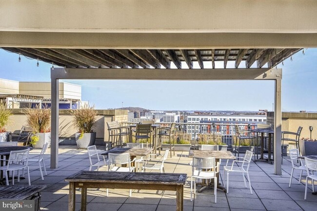 Building Photo - 811 4th St NW