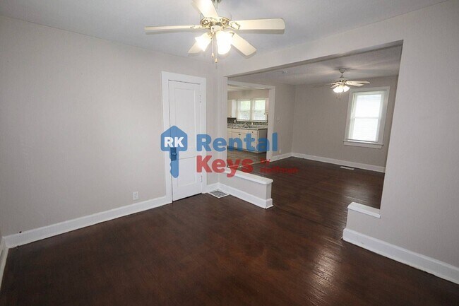 Building Photo - 112 N Woods Ave