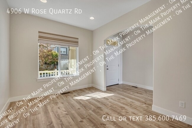 Building Photo - 4906 W Rose Quartz