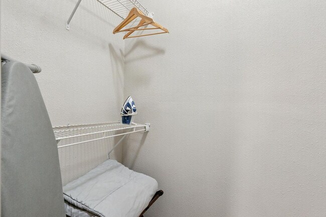 Building Photo - 12100 Metric Blvd