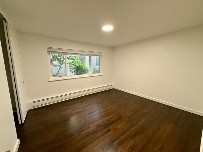 Building Photo - Sunset Plaza