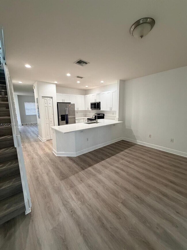 Building Photo - 8366 SW 29th St