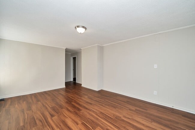 Building Photo - Newly Renovated Home is Graysville!