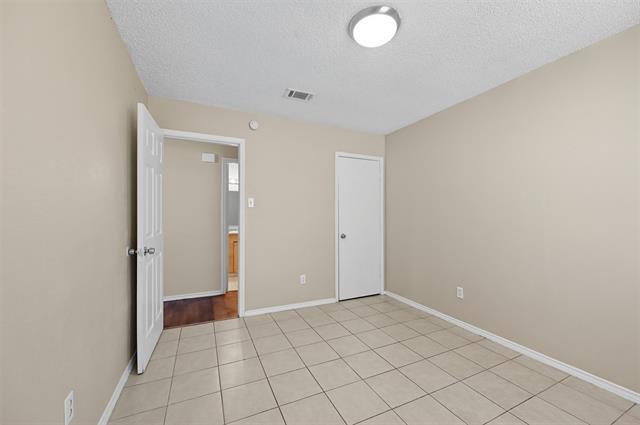 Building Photo - 3414 Colonial Dr