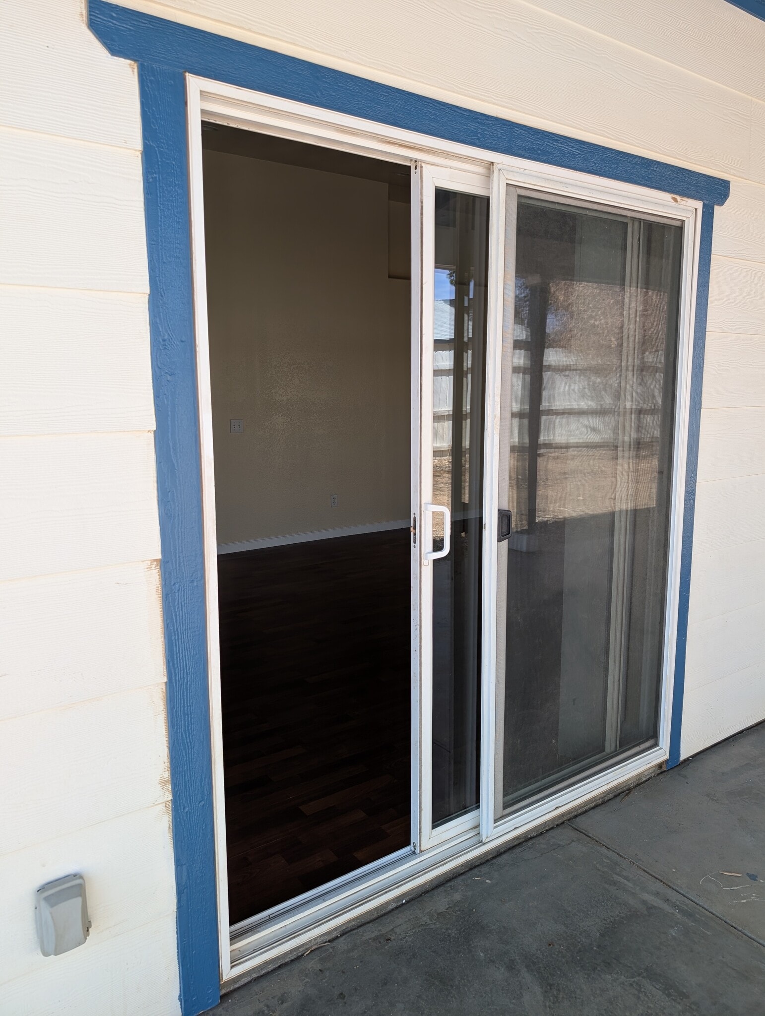 Building Photo - 17980 Manitou Dr