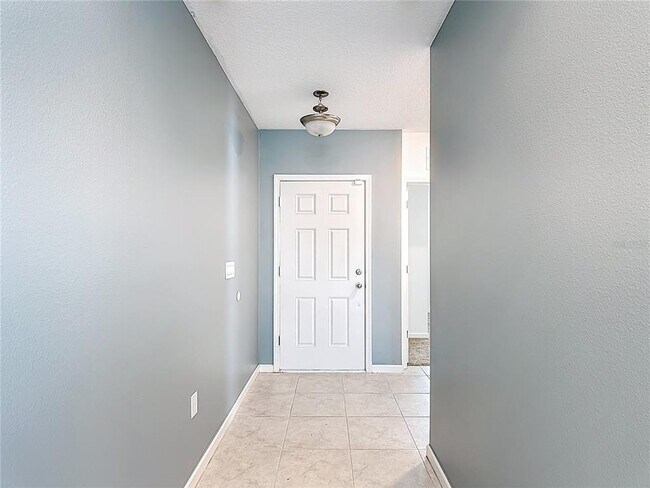 Building Photo - 450 Taft Dr