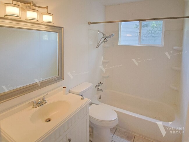 Building Photo - Charming 3-Bedroom, 2-Bath Home for Rent i...
