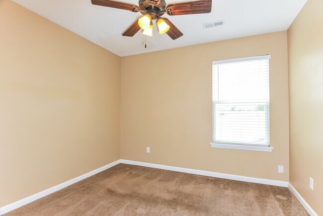Building Photo - 245 Spring Borough Dr