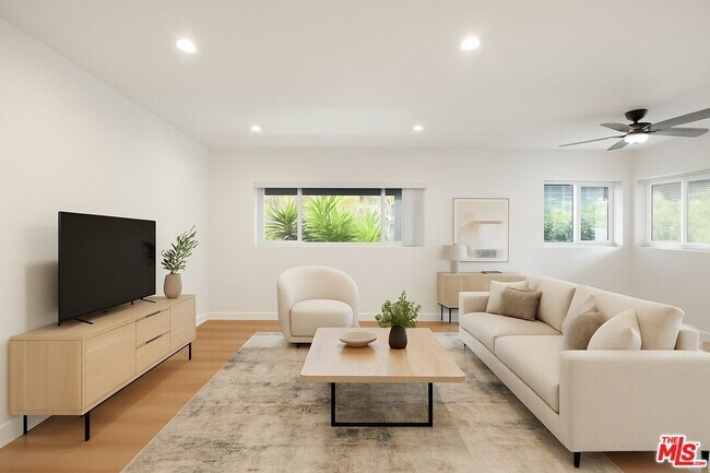 Primary Photo - 8440 Willoughby Ave