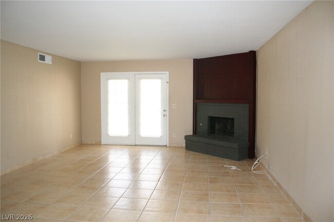 Building Photo - 2894 Lilac Ct