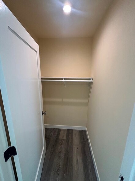 Building Photo - 1651 W 85th St