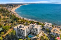 Building Photo - 17352 Sunset Blvd