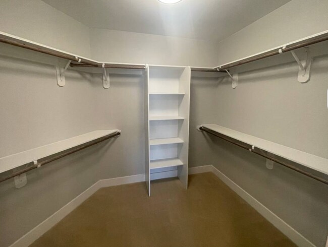 Building Photo - 1045 Lincoln St