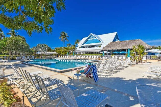 Building Photo - 353 S US Hwy 1