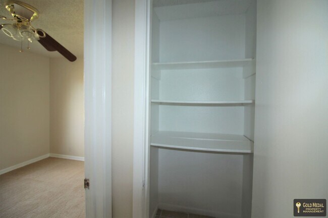 Building Photo - 1706 Cole St