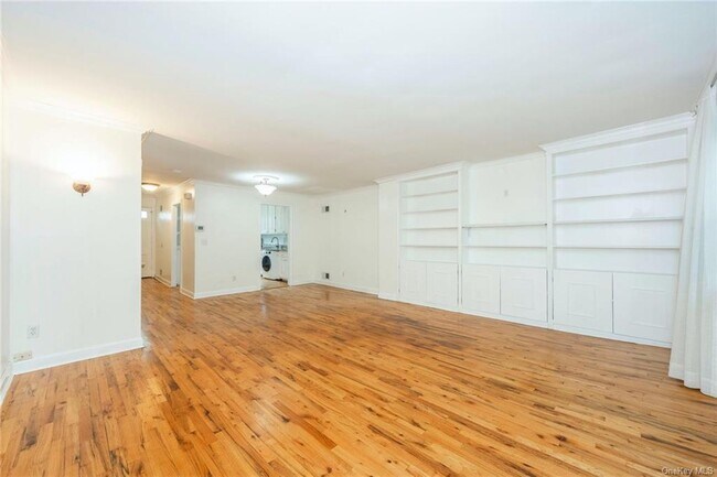 Building Photo - 130 Texas Ave