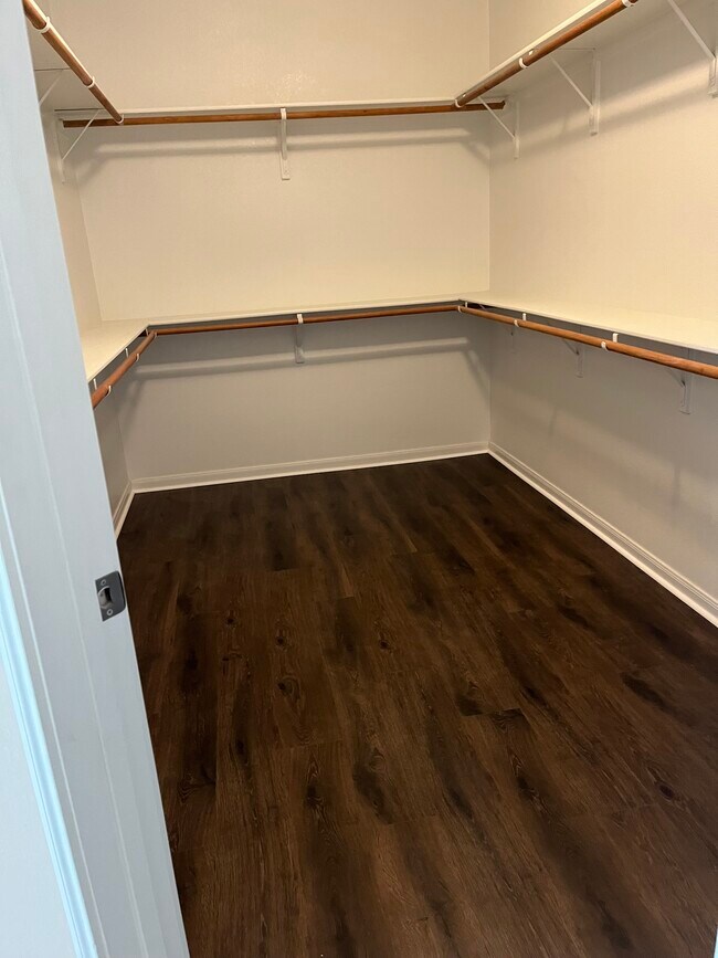 Building Photo - 11415 Barbrook Cove