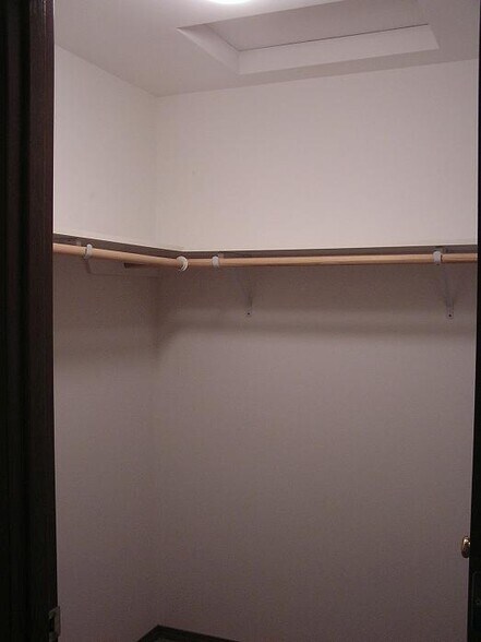 Building Photo - 60 Beacon Dr