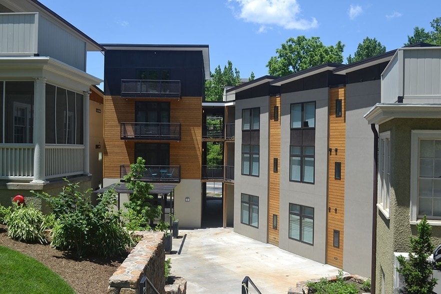 Building Photo - South Range