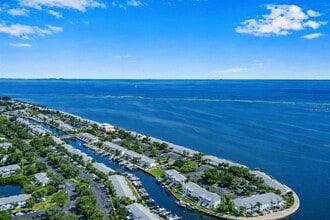 Building Photo - 5245 Coquina Key Dr SE