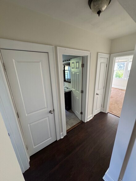 Hallway to bedroom 2/bathroom - 1018 Wolcott Ave
