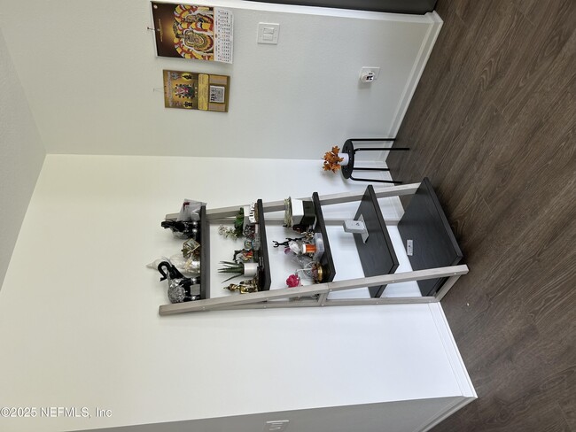 Building Photo - 588 Silver Landing Dr