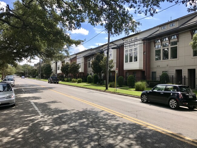 Building Photo - 2822 Leeland St