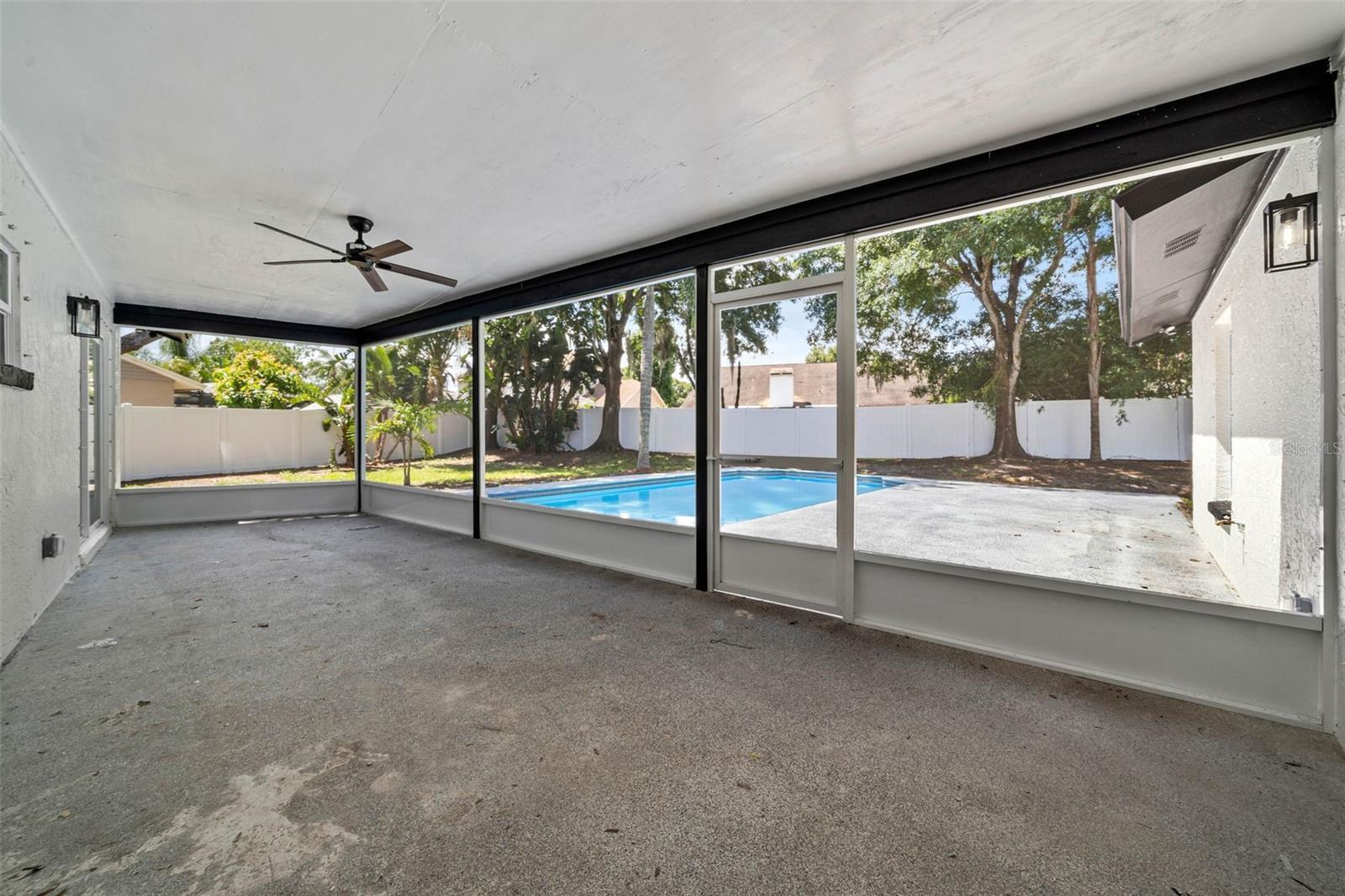 Building Photo - 12335 Yellow Rose Cir