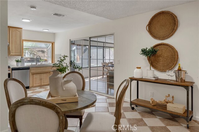 Building Photo - 5165 Pearblossom Dr