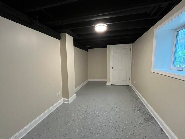 Building Photo - 1634 S Harvey Ave