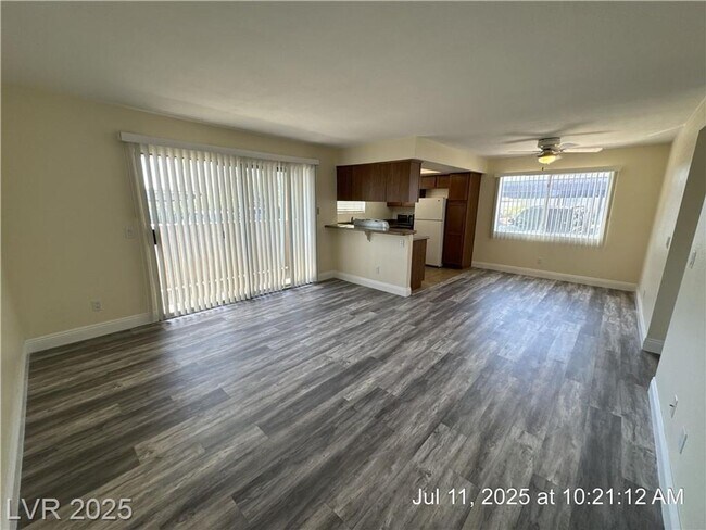 Building Photo - Updated First-Floor Unit | Granite Counter...