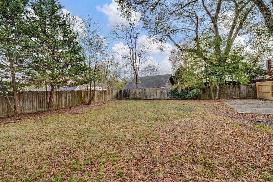 Building Photo - 609 Cobb St