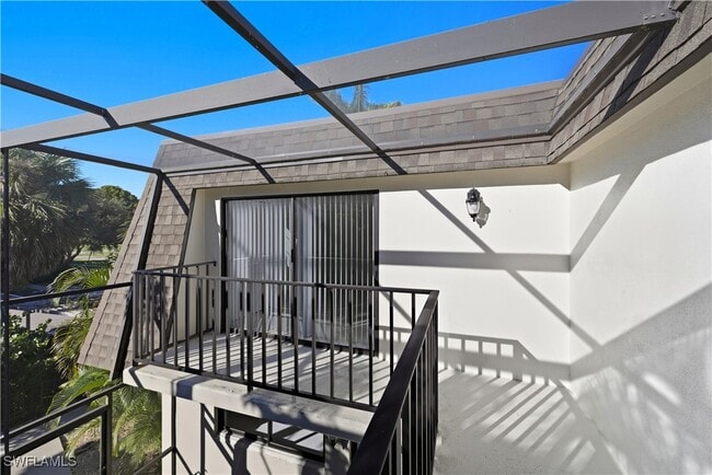 Building Photo - 514 11th Ave S