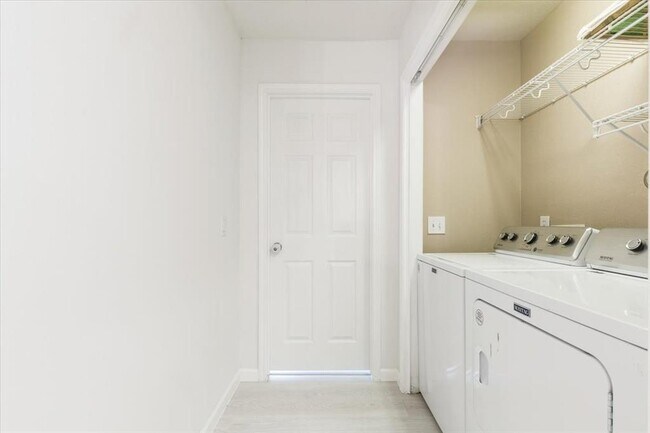 Building Photo - 29927 Sunwillow Creek Dr