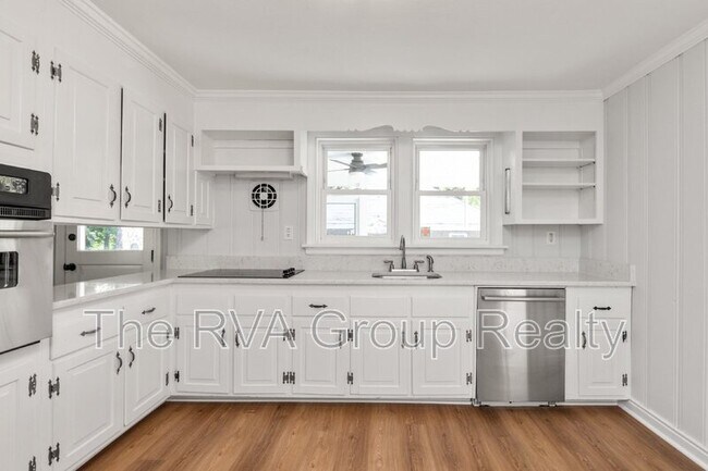 Building Photo - 6220 Debora Dr