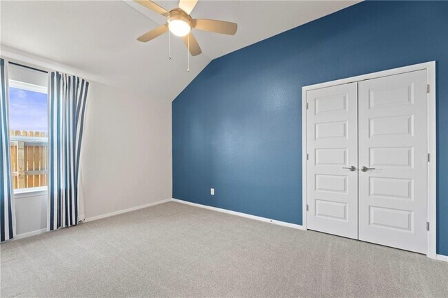 Building Photo - 102 Crooked Trail