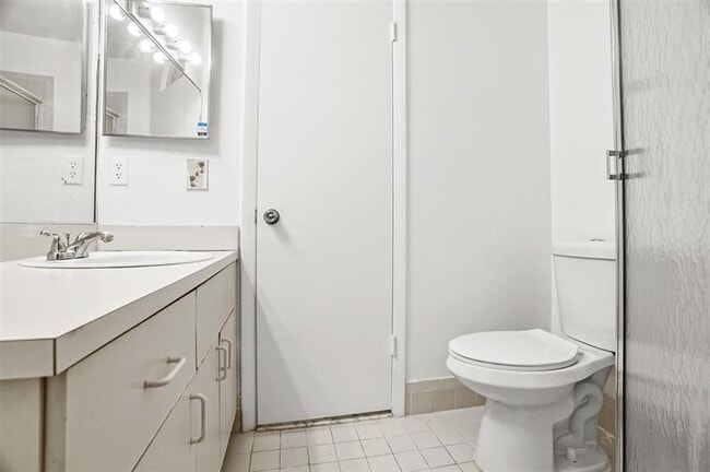 Building Photo - 1013 SW 112th Ter